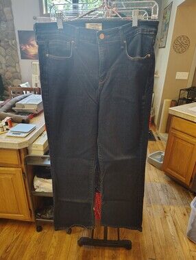 Levi' Straight Jeans